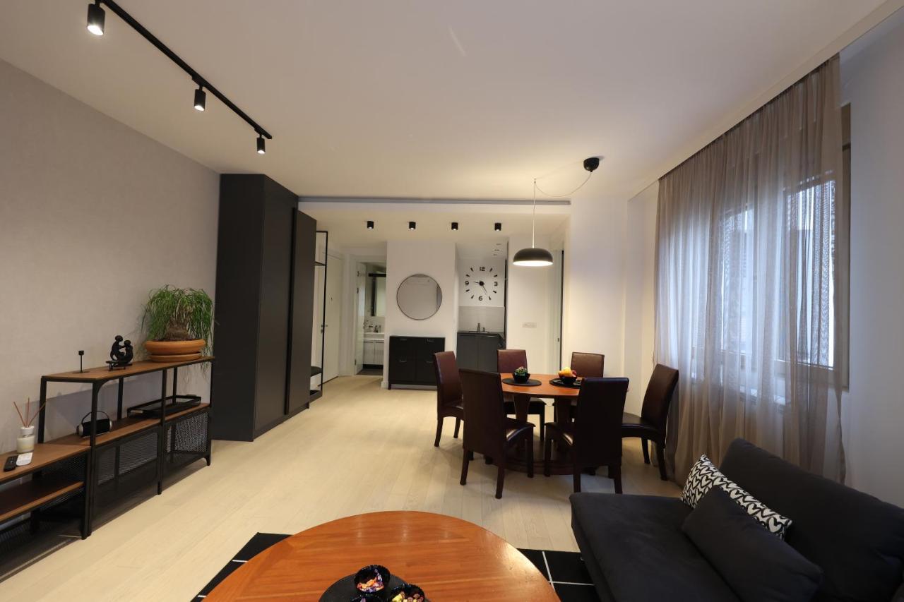 Modern In The Heart Of * Belgrad